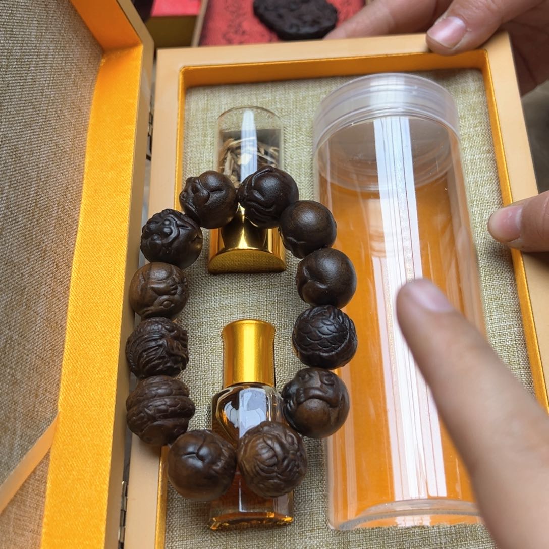 大叶紫檀（黑酸枝木类）