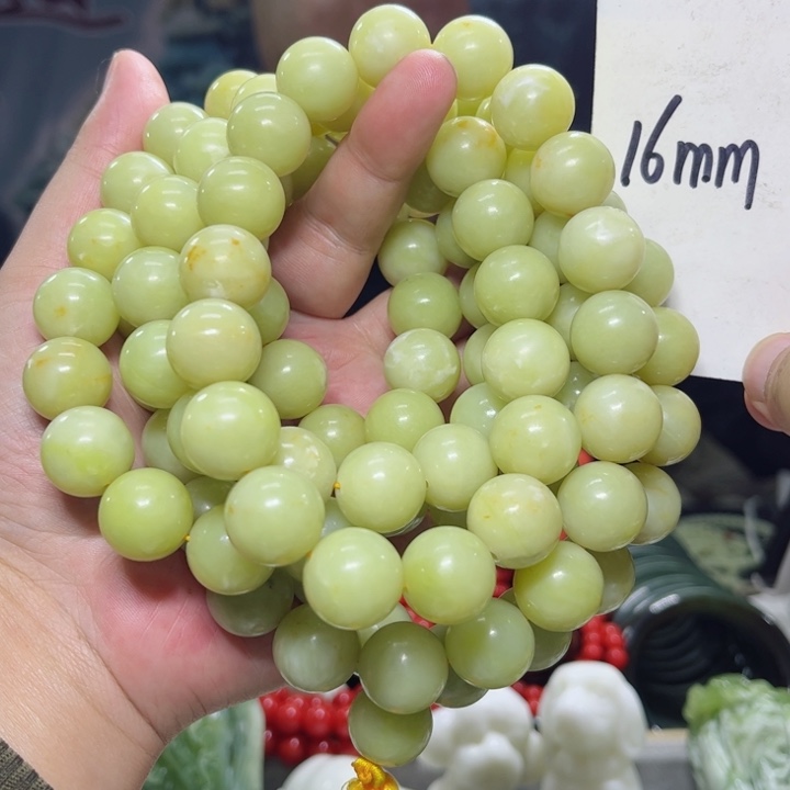 蛇纹石玉颈饰多样性发货未镶嵌