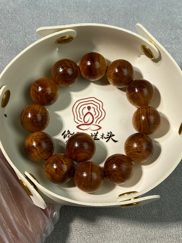 崖柏手串 2.0黑油料 黑度高 山水纹 味道超香 油性超高 稀有纹路