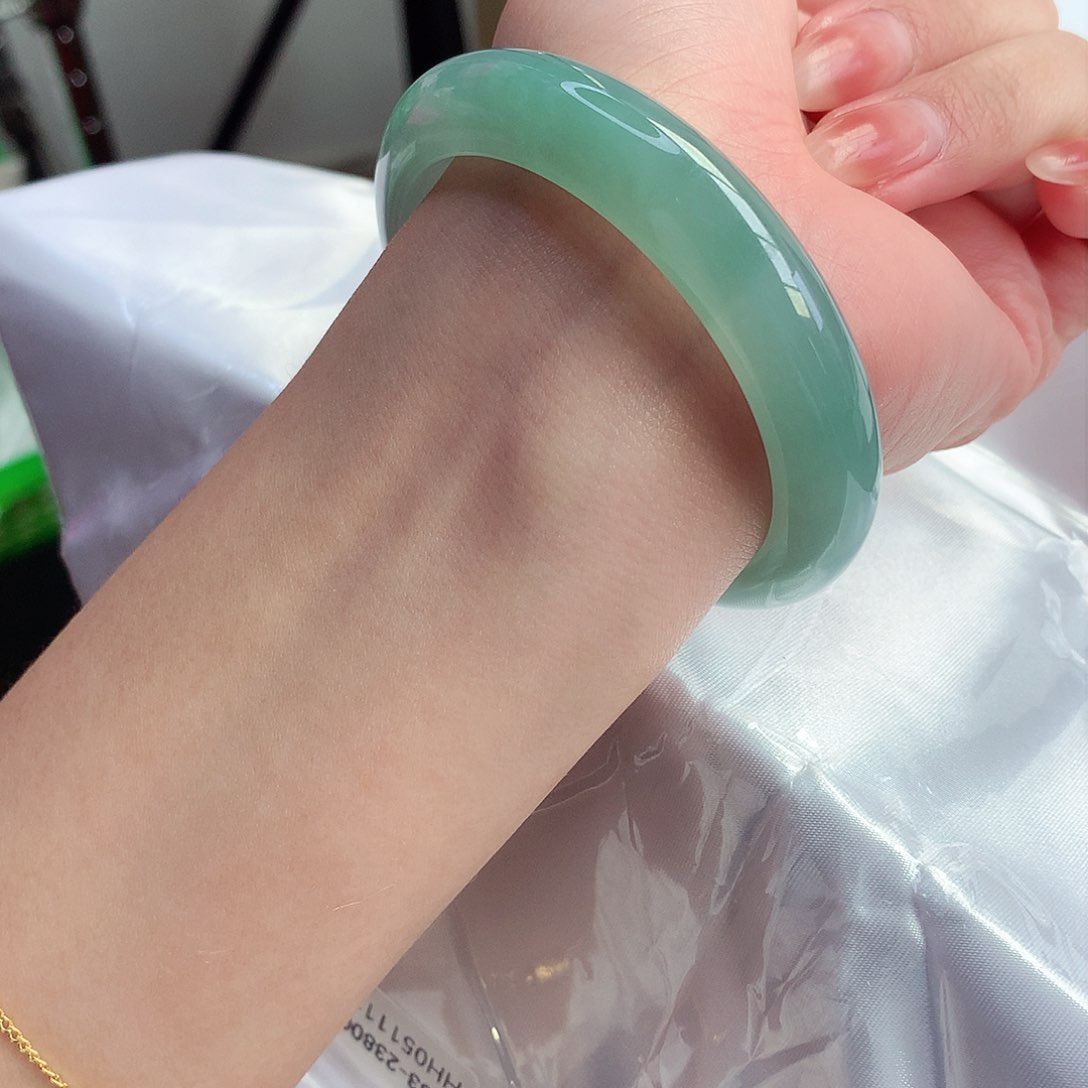 翡翠手镯未镶嵌天然A货翡翠53/54强推款