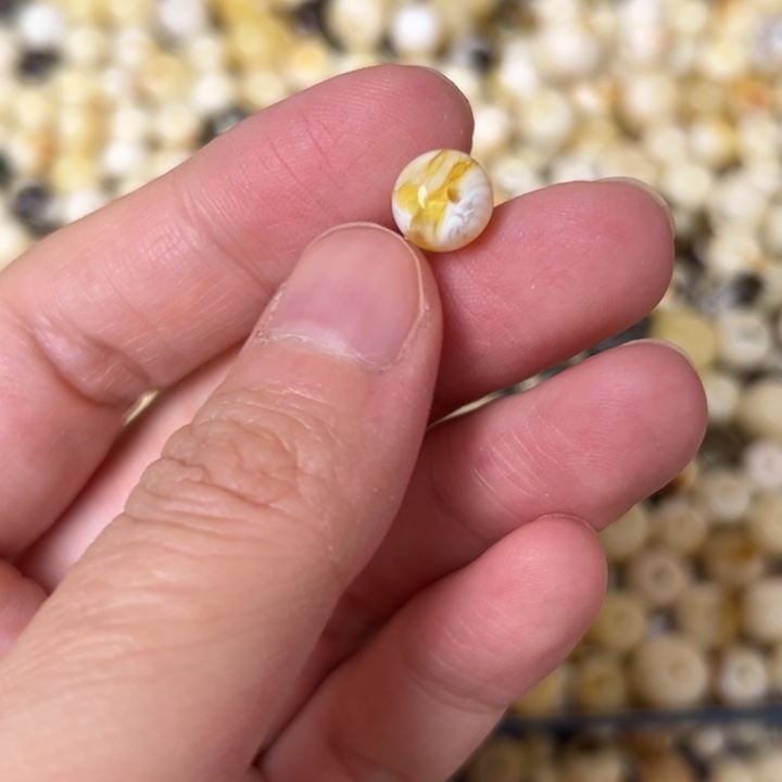 蜜蜡未镶嵌裸石8.1mm一个