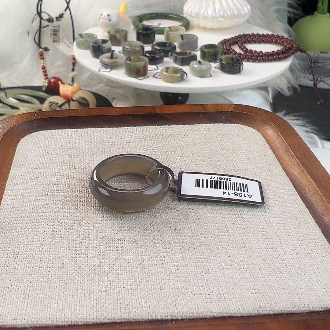 和田玉未镶嵌戒指w17烟灰色轮胎16.5不退换