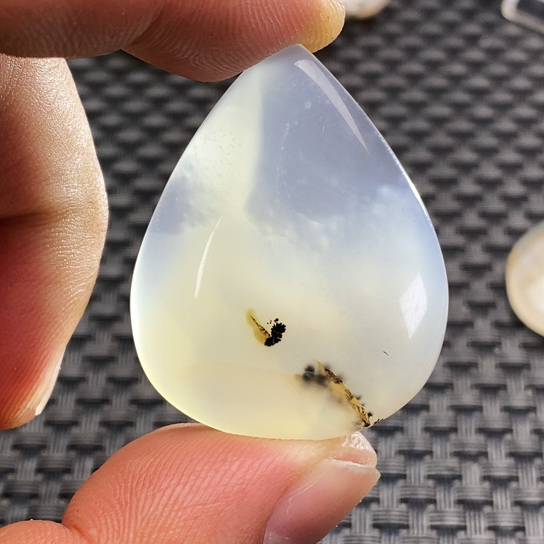 用***9玛瑙/玉髓未镶嵌吊坠(不含链)