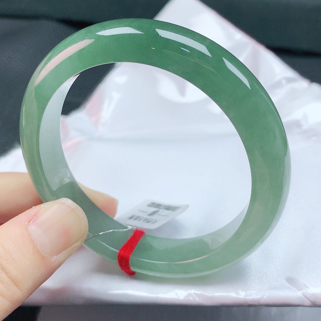 翡翠手镯未镶嵌56➕圈