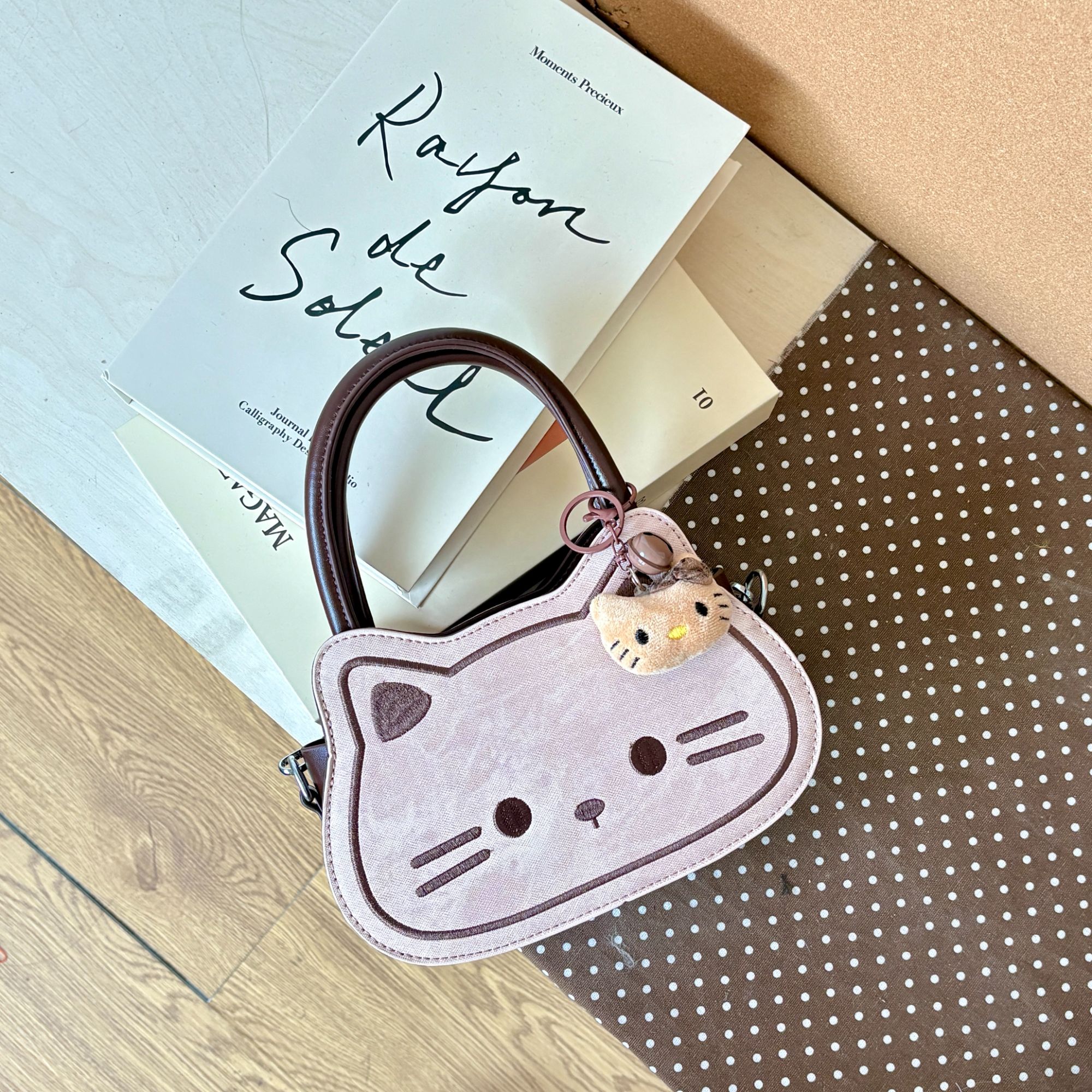 卷卷小众猫脸包E060