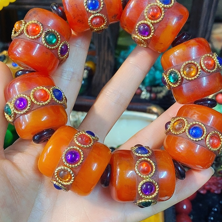 蜜蜡颈饰未镶嵌主播的节目有多精彩啊我