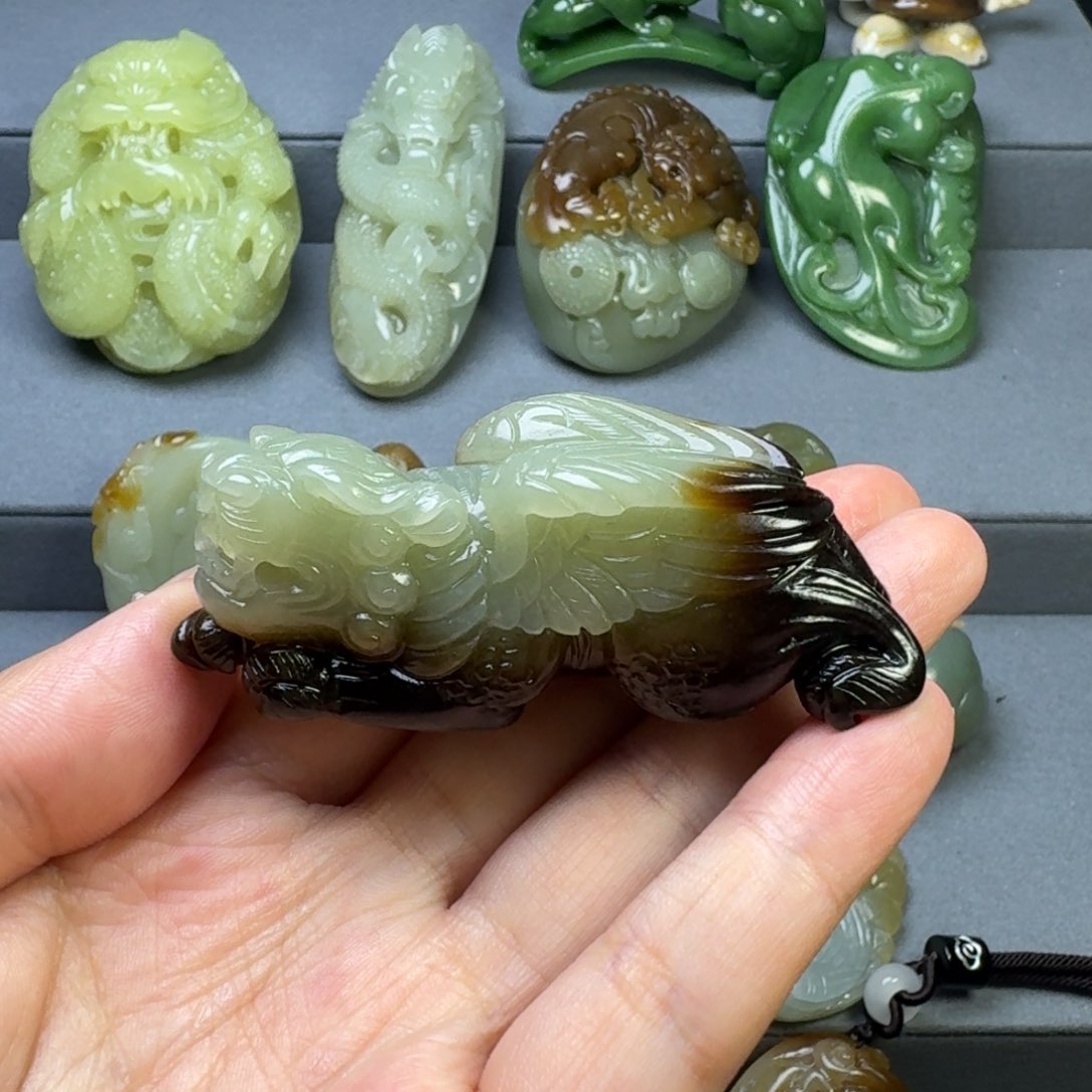 和田玉颈饰未镶嵌