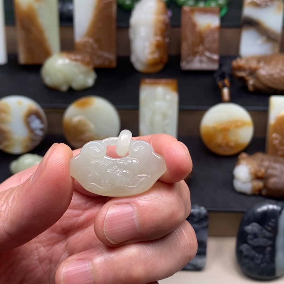 未镶嵌和田玉挂件森*