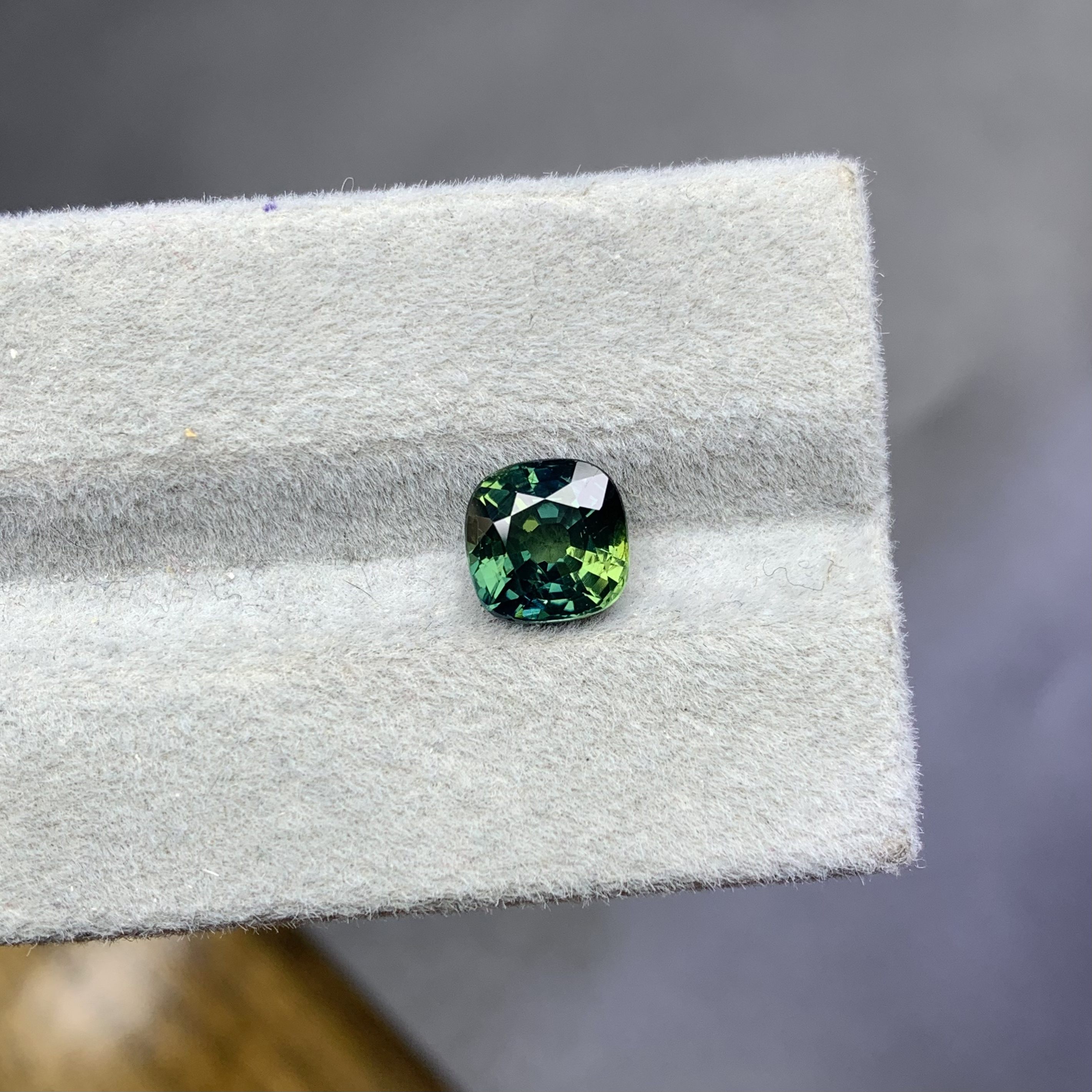 天然蓝宝石裸石2.21克拉7.2*7.2mm 颜色浓郁