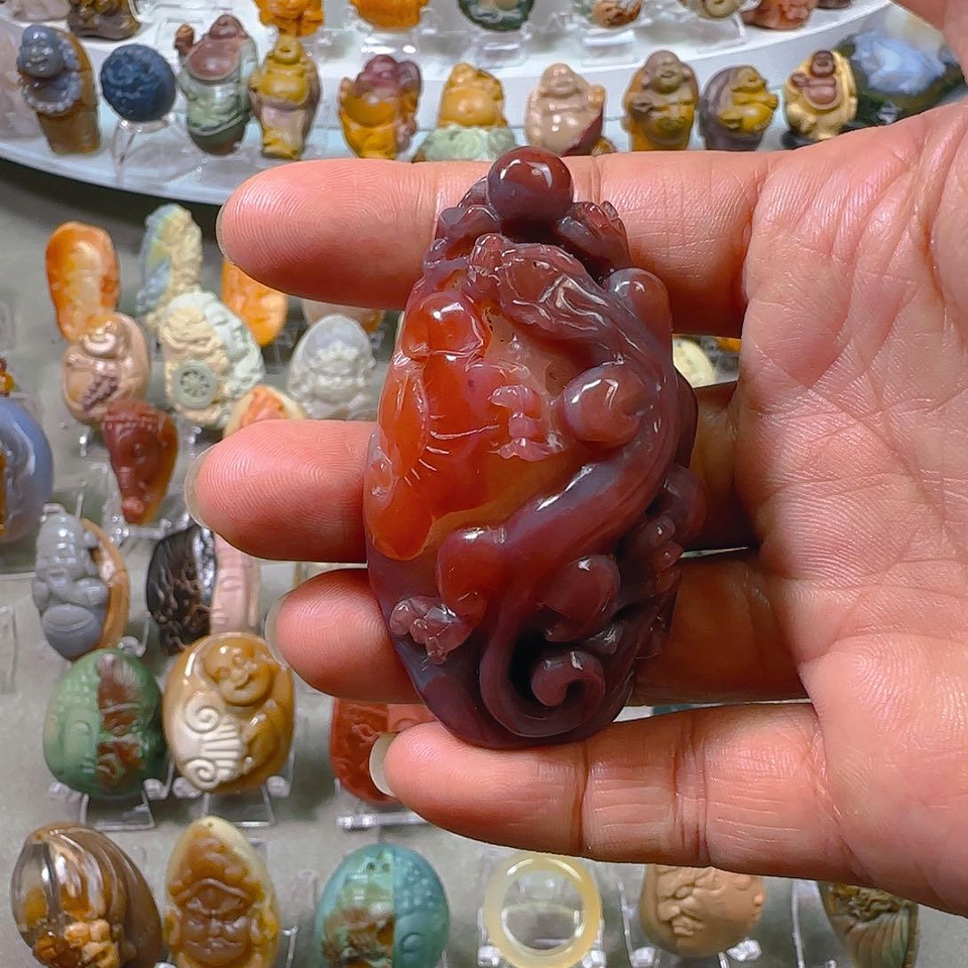 石英质玉手把件未镶嵌天然玛瑙纯手工雕刻草龙吊坠