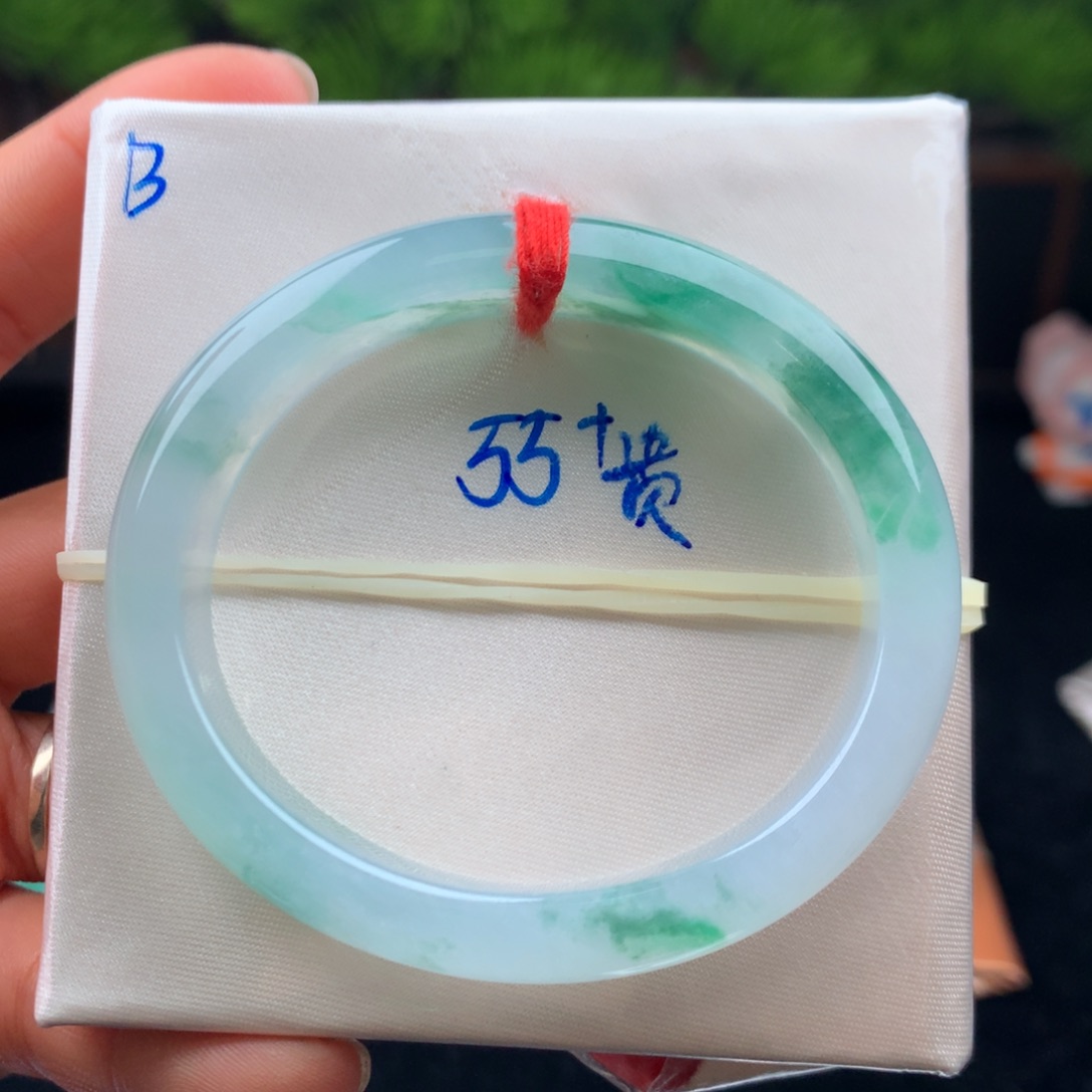 翡翠手镯未镶嵌手镯