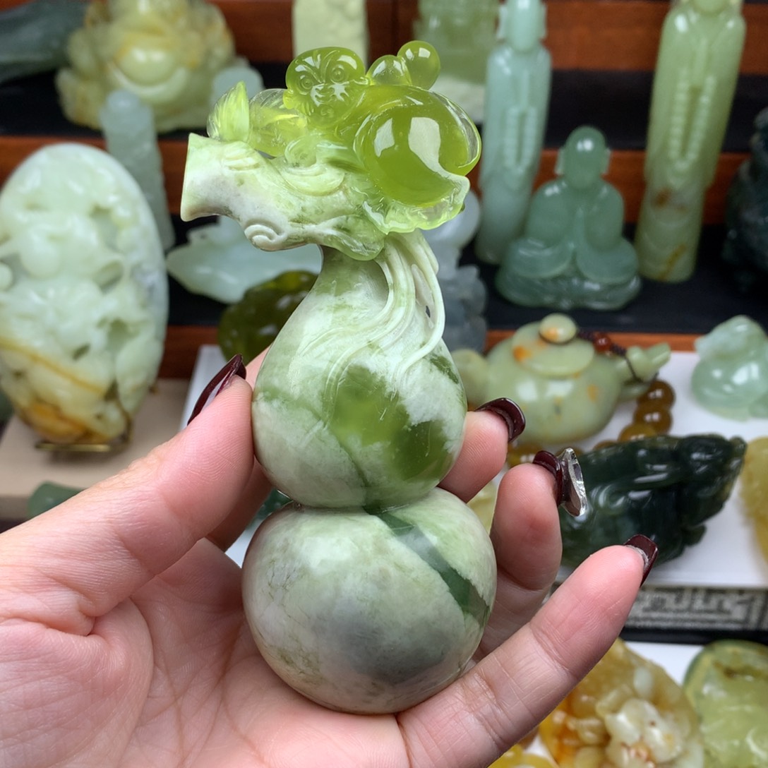 岫玉手把件未镶嵌