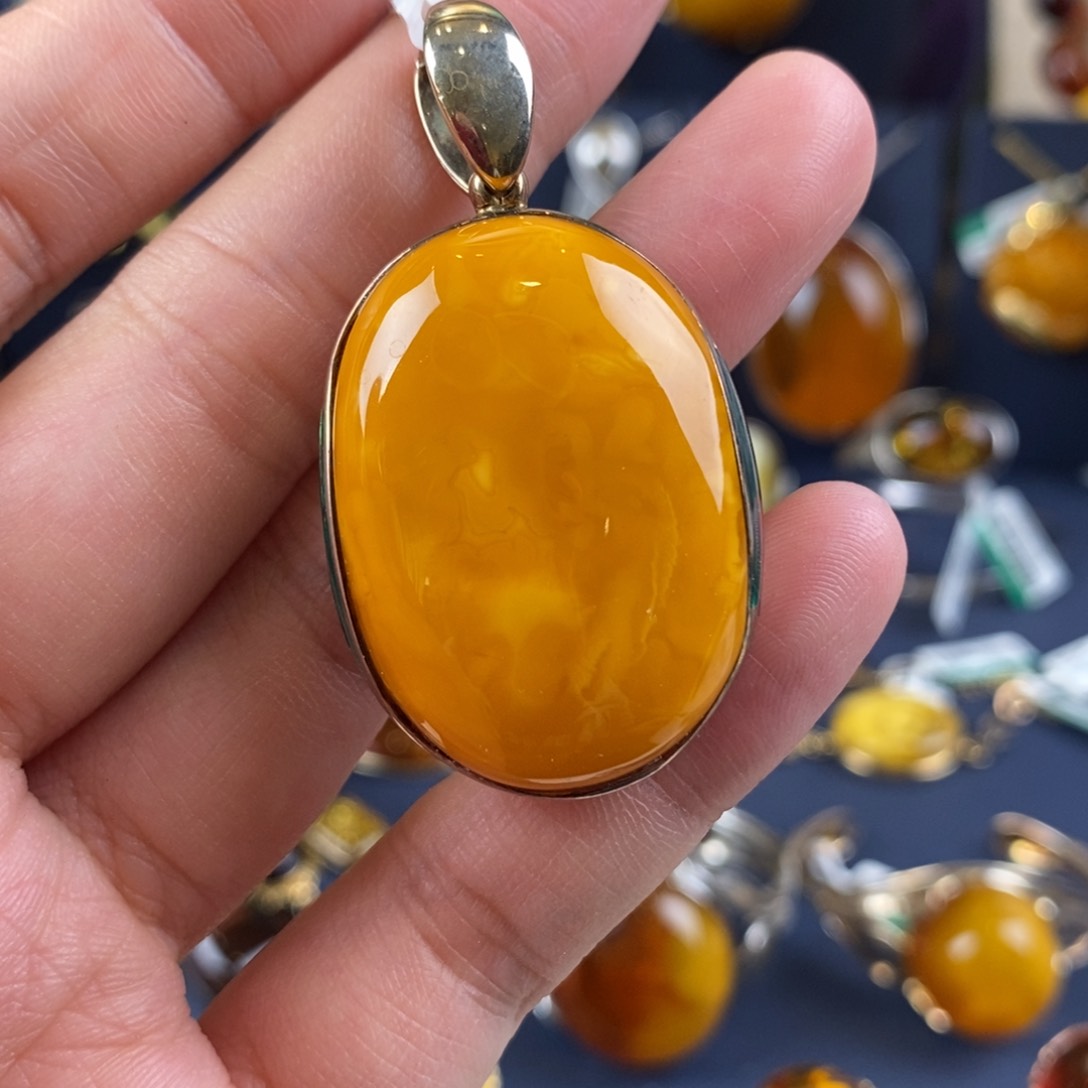 琥珀颈饰银S925镀金镶嵌