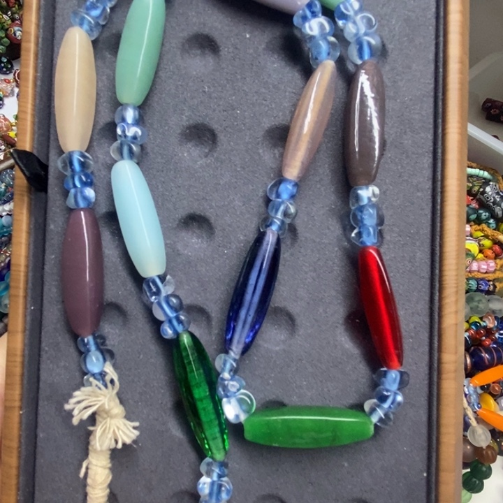 颈饰琉璃梭子 琉璃 