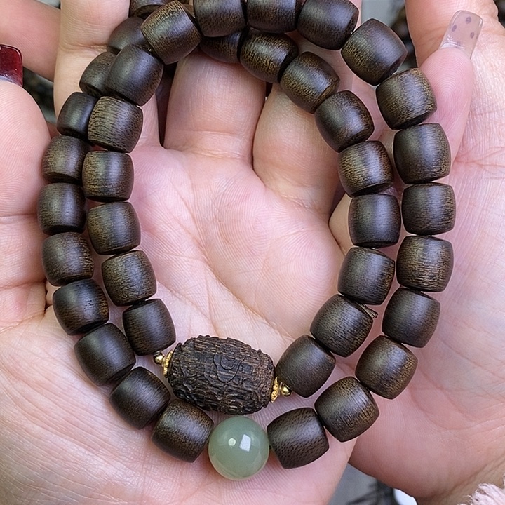 沉香手串人****熟越南芽庄白棋楠1.0设计款