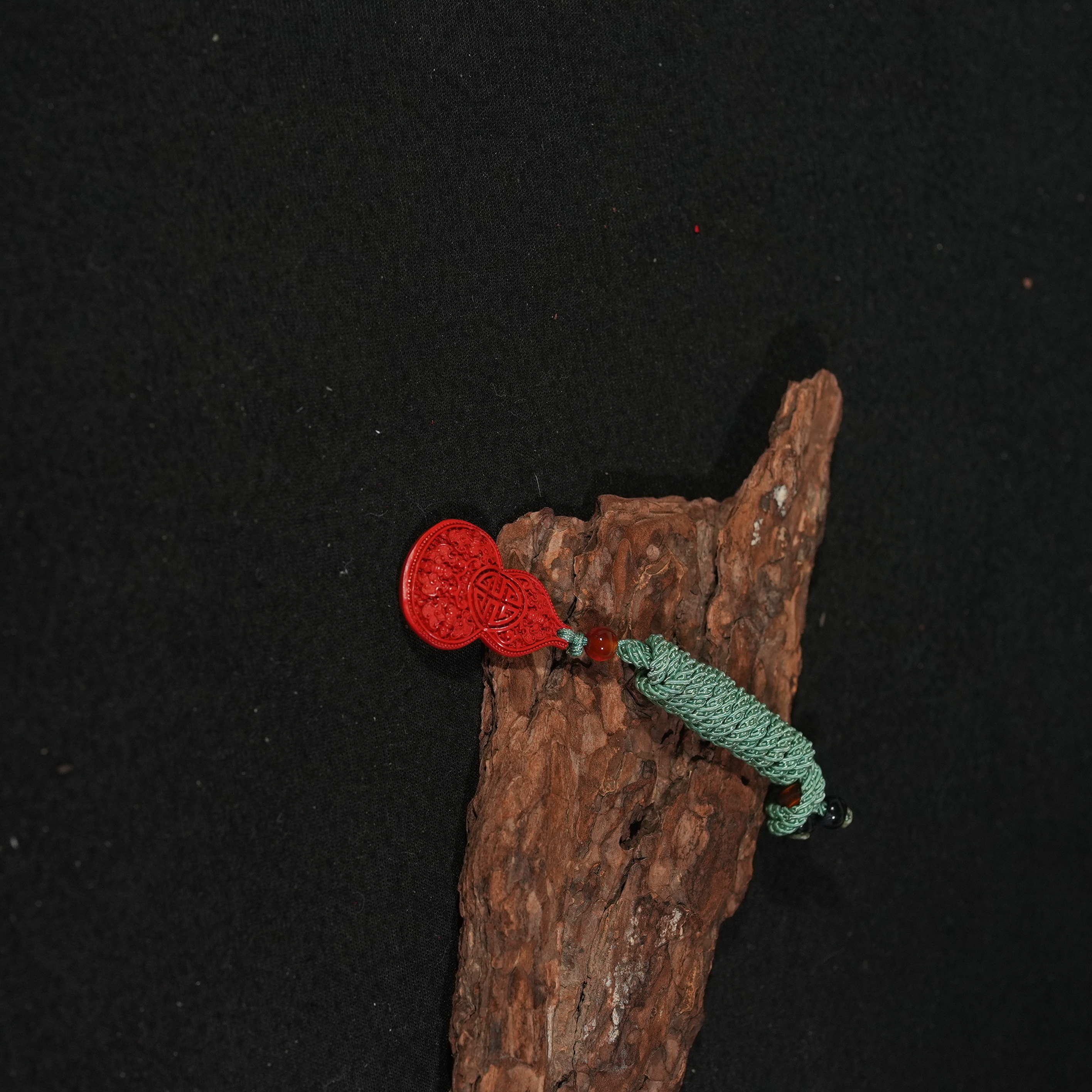 含辰砂工艺品11.11香港王老板-辰砂吊坠多样性发一w8317