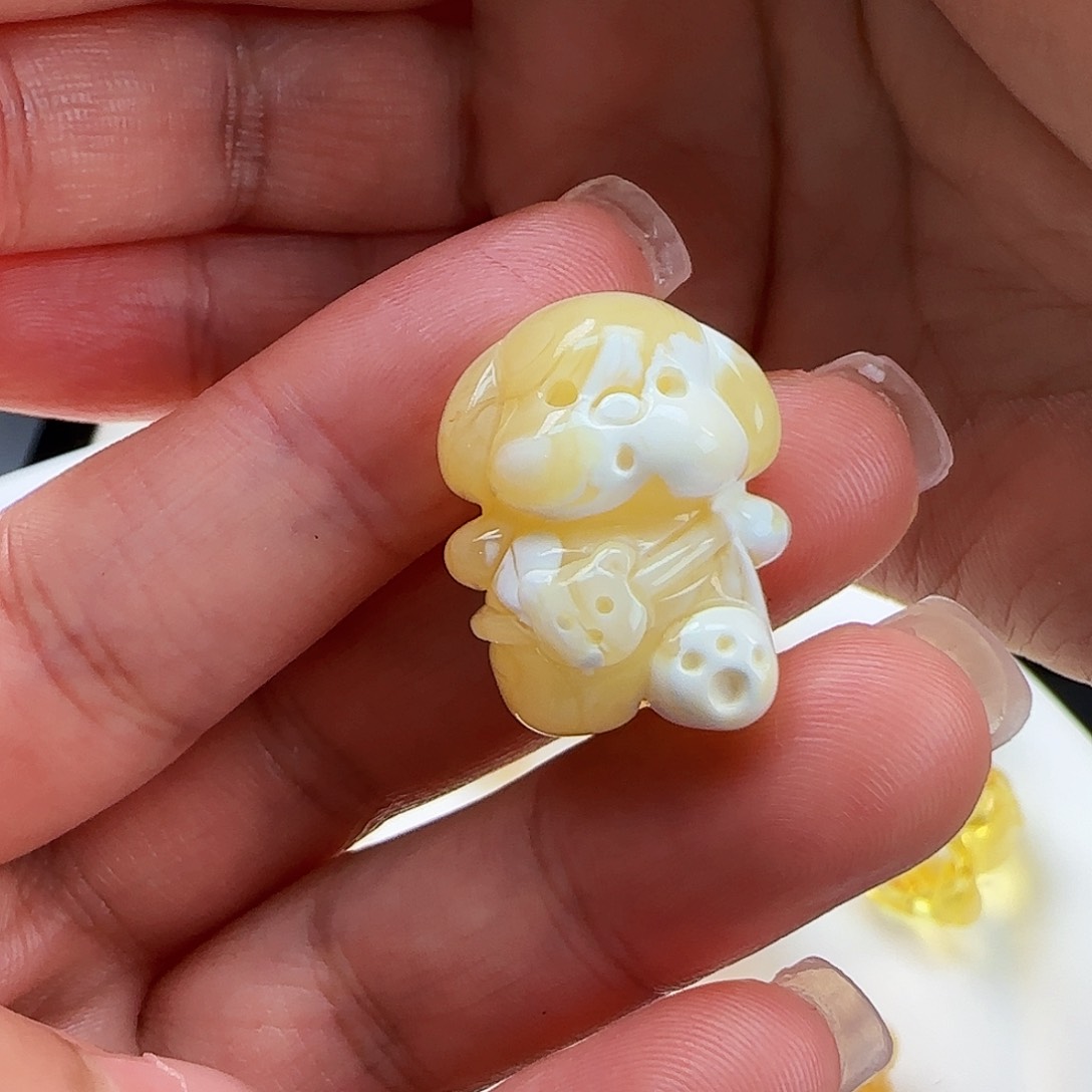 琥珀珠宝奇石未镶嵌