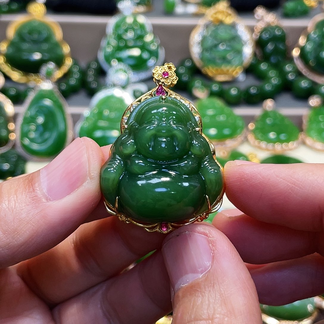 和田玉（碧玉）颈饰18K金镶嵌佛公30mm