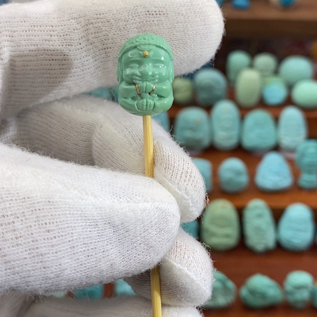 绿松石未镶嵌珠宝奇石