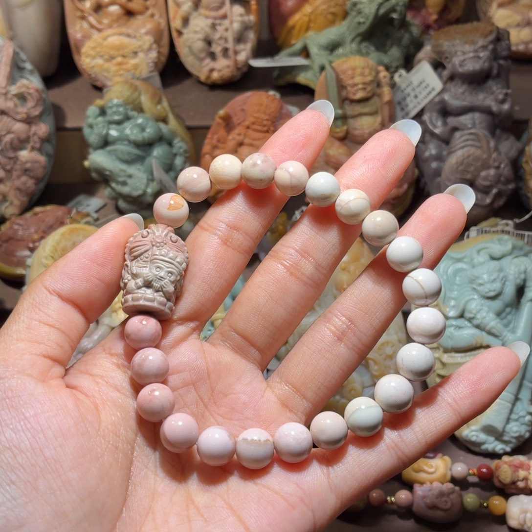 刺***猬石英质玉未镶嵌手串