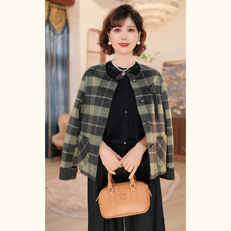 【秋】年轻妈妈秋时尚洋气2025新款洋气中老年针织上衣服套装
