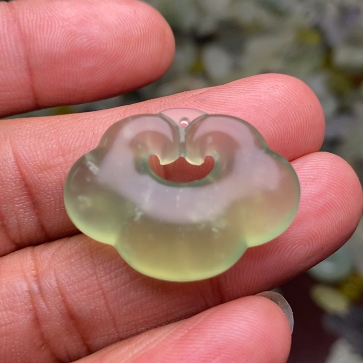 蛇纹石玉颈饰合金211