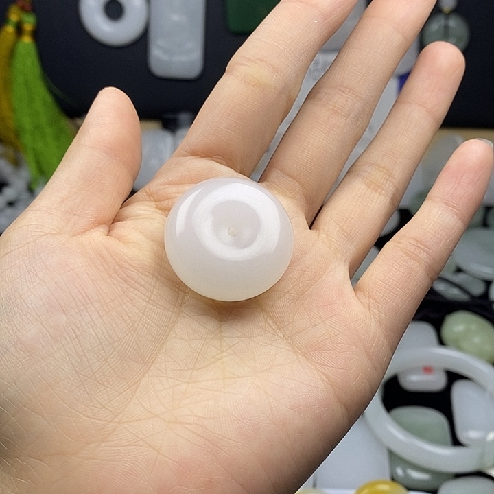 石英质玉颈饰未镶嵌乐*姐