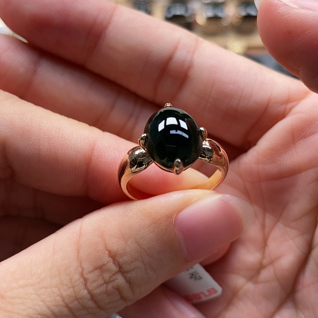 18K金镶嵌戒指翡翠墨翠