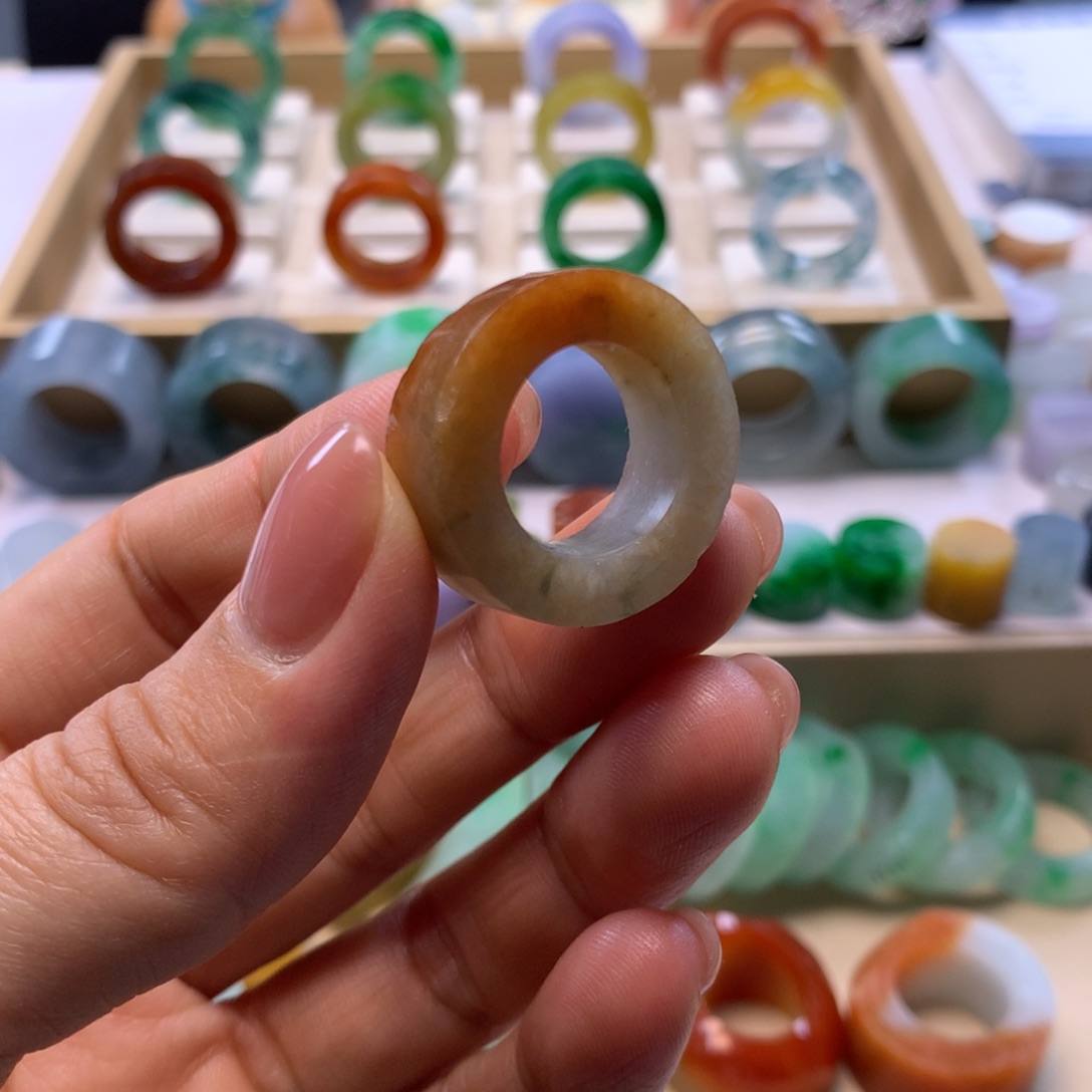 定制翡翠未镶嵌翡翠戒指10/17