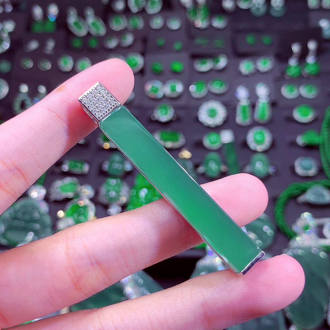 翡翠未镶嵌颈饰天然