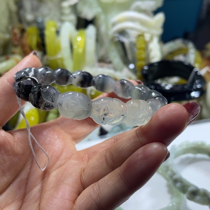 《***佛岫玉未镶嵌手镯手镯