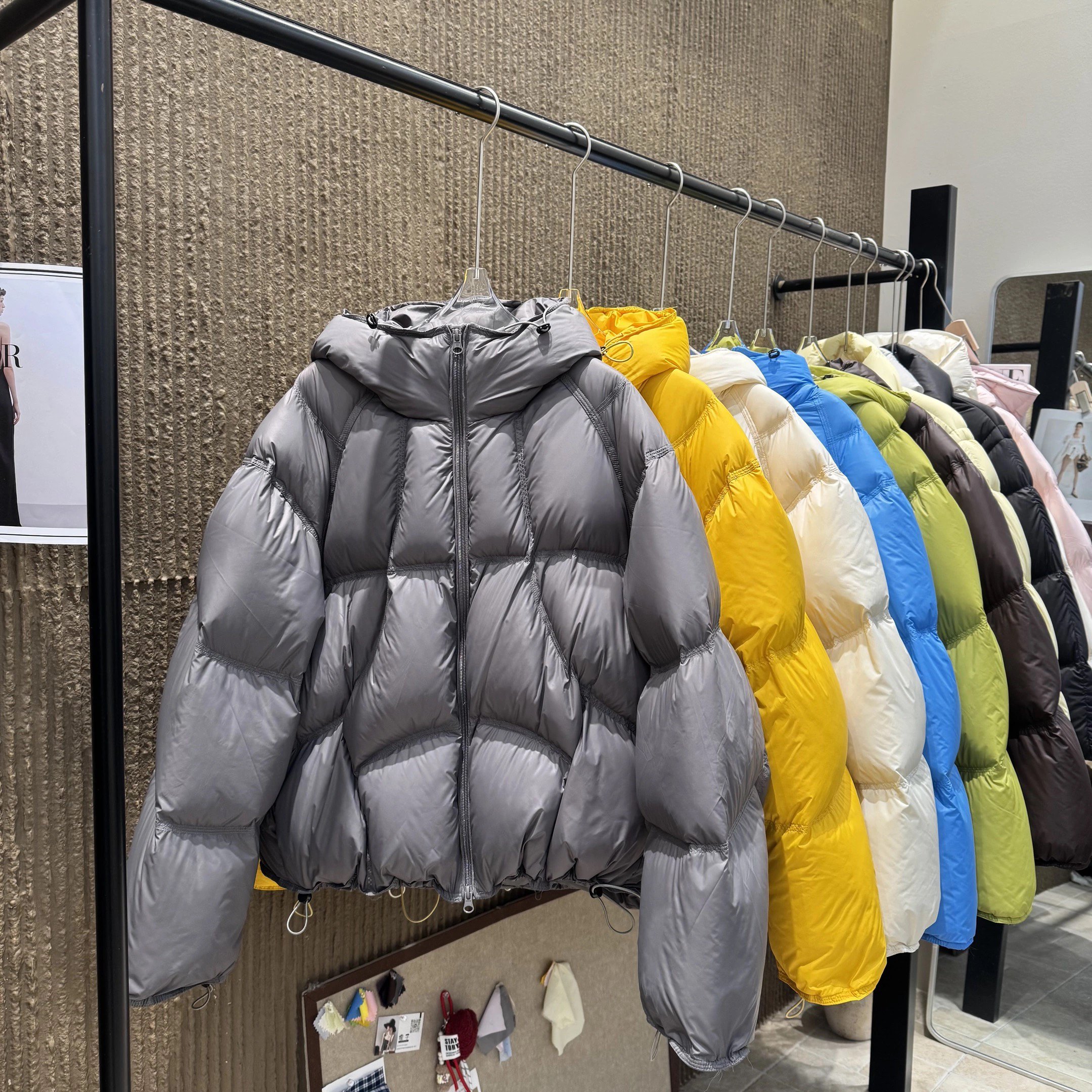 新国标90绒白鸭绒羽绒服