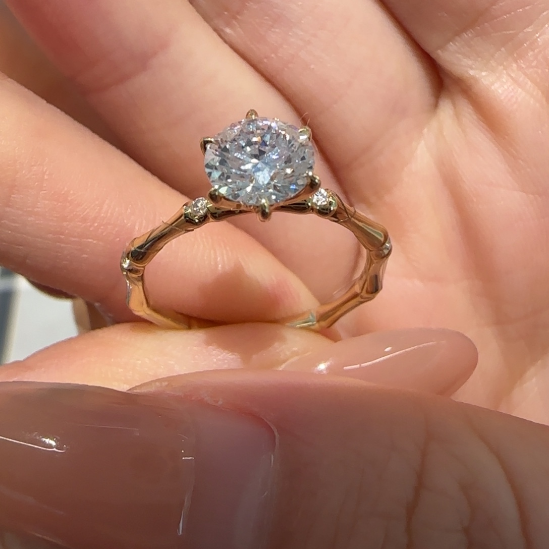 实验室培育钻石18K金镶嵌1卡竹节设计款