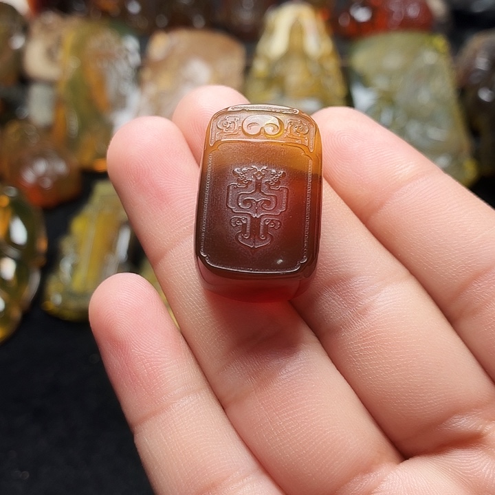 琥珀未镶嵌裸石151