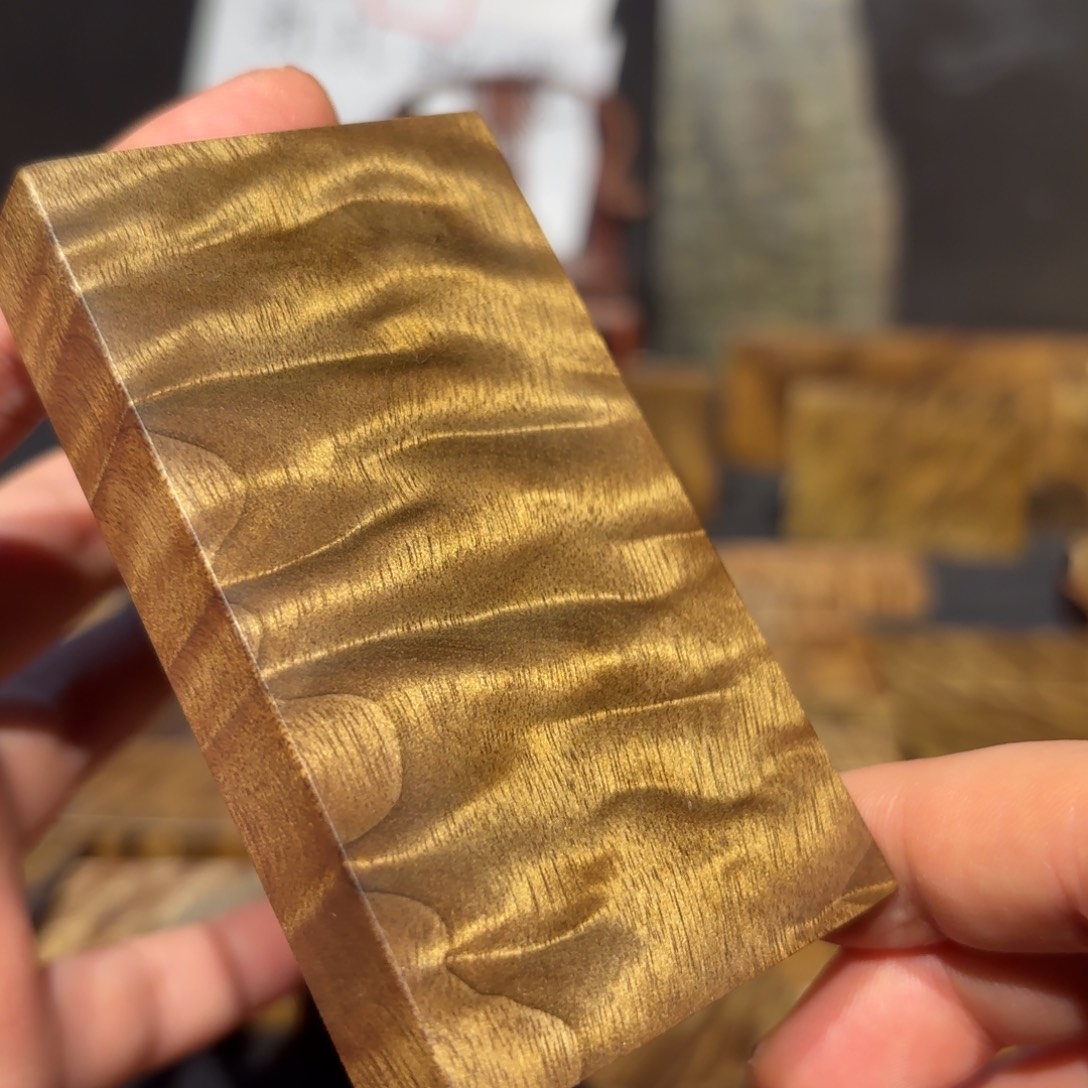 牛***湾金丝楠木无事牌材料