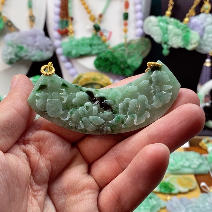 翡翠颈饰未镶嵌翡翠吊坠挂件