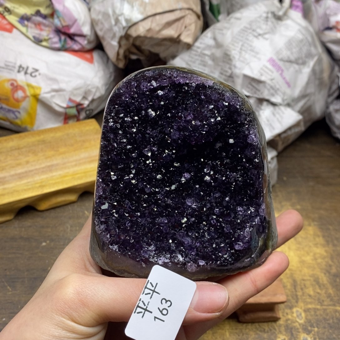 紫晶乌拉圭未镶嵌