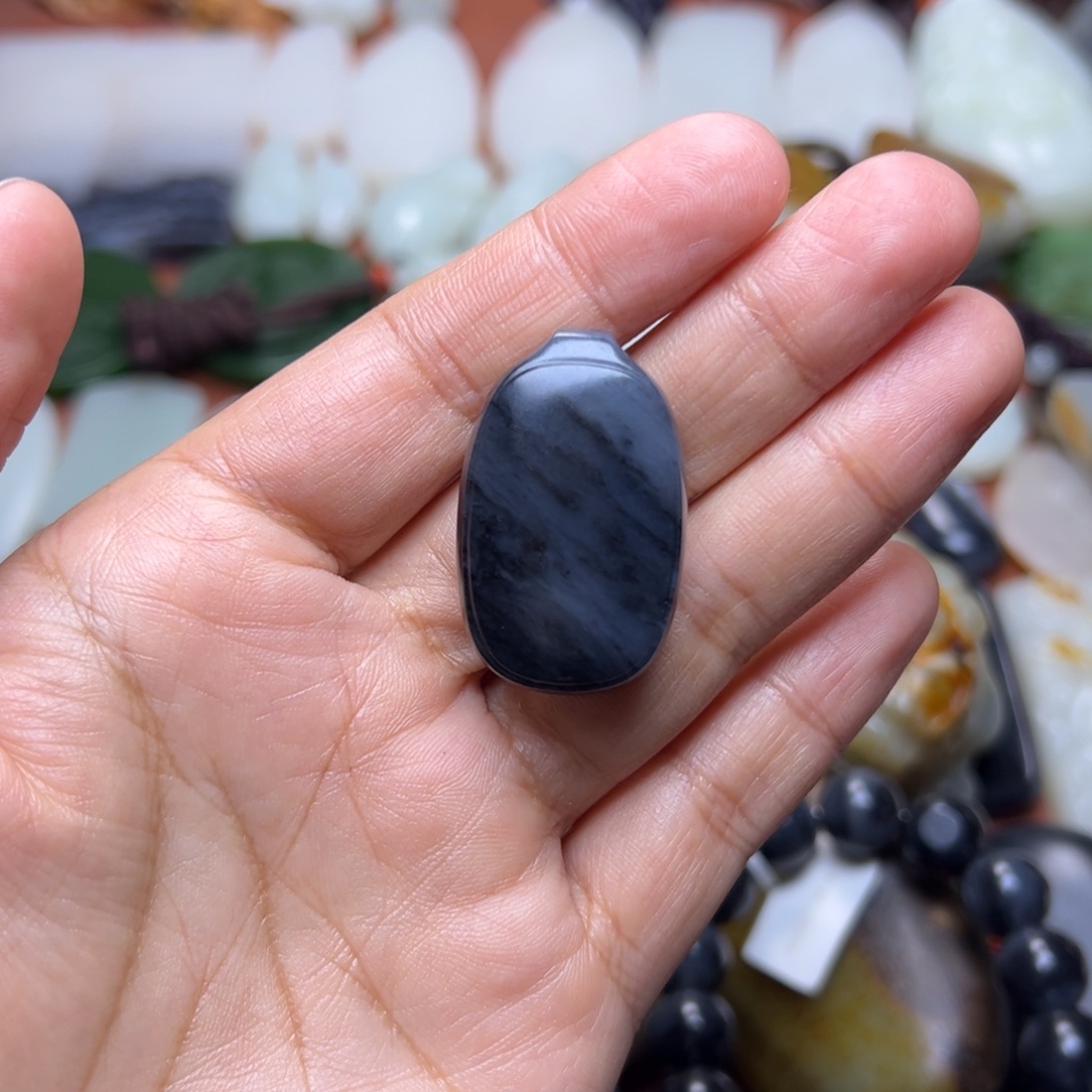 无***爱和田玉未镶嵌颈饰