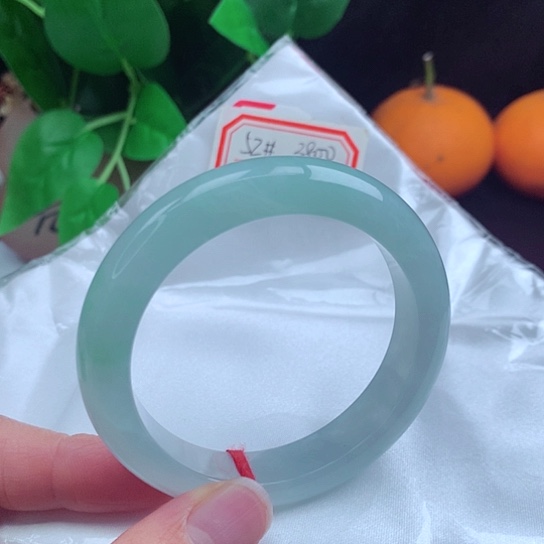 翡翠手镯未镶嵌   正圈52+ 水蓝色