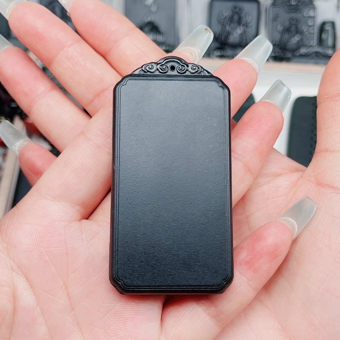 和田玉未镶嵌颈饰捷****刚