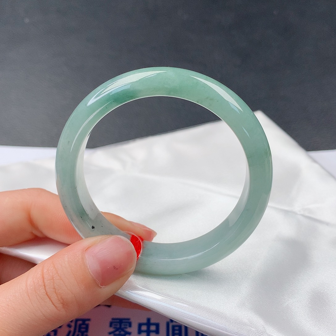翡翠手镯未镶嵌60正50