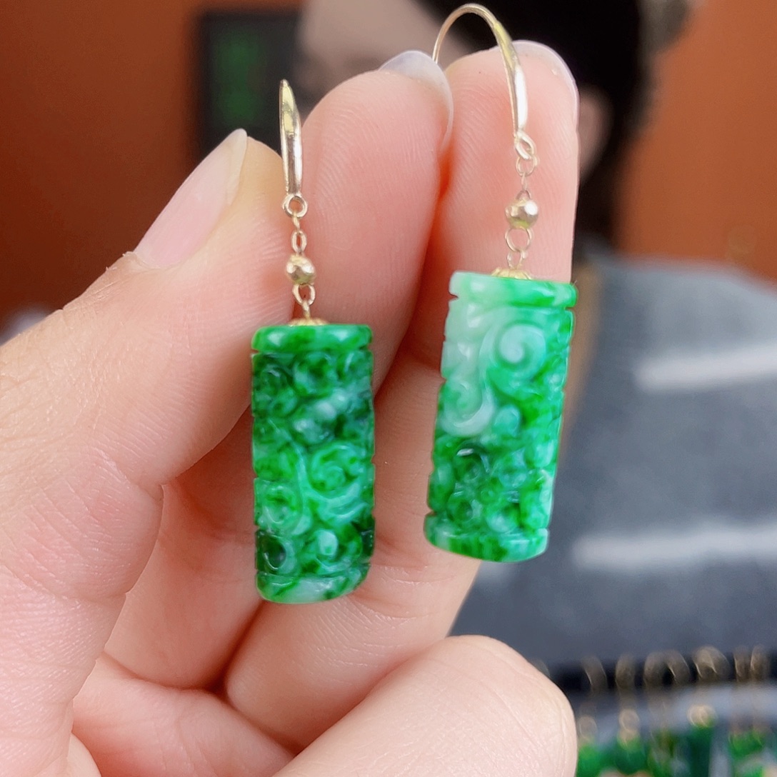 翡翠18K金镶嵌耳饰