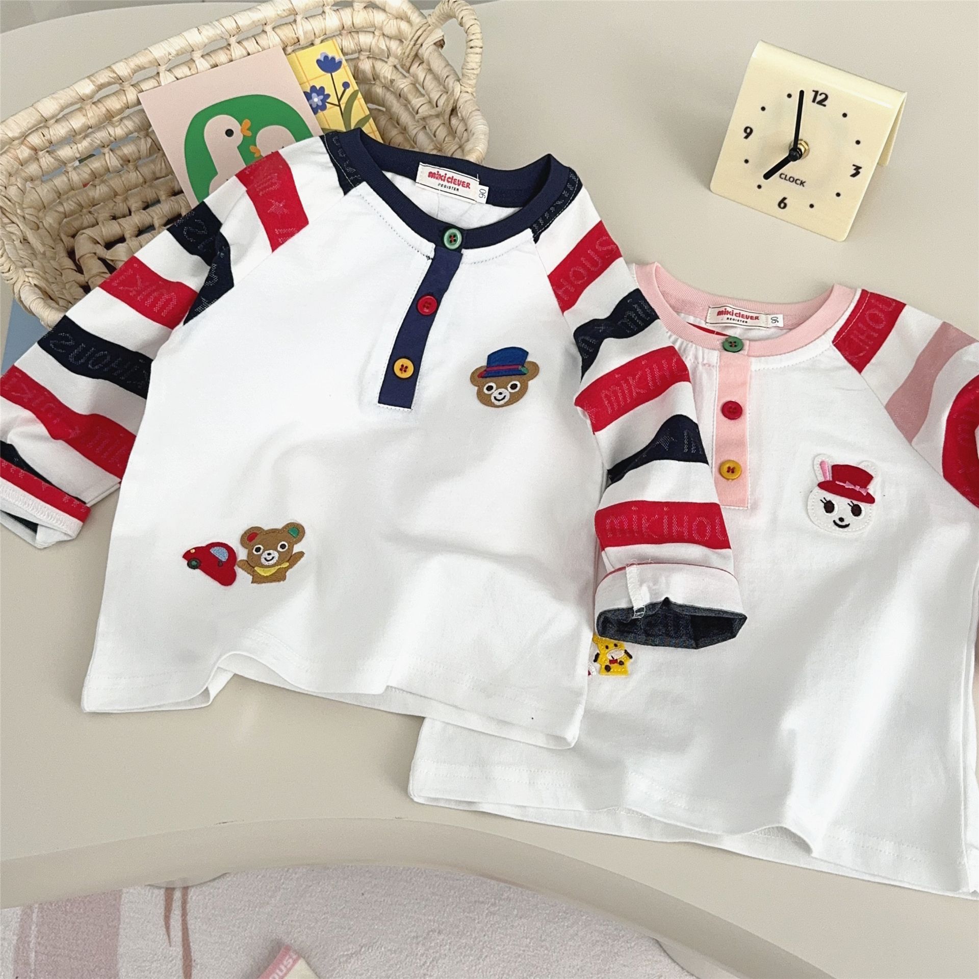 外贸25日系秋季男女儿童装长袖字母条纹熊t恤柔软宝宝T恤i7003