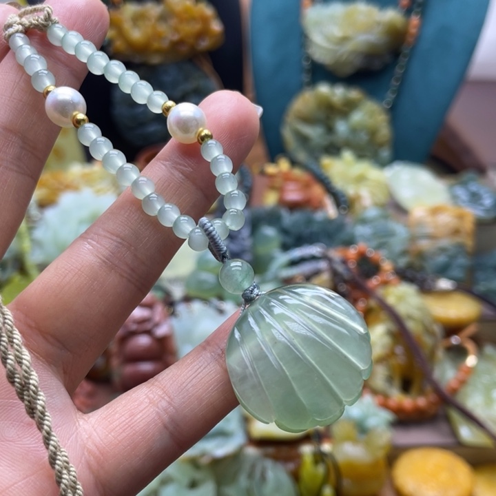 蛇纹石玉合金颈饰