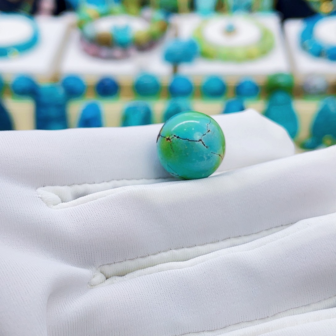 绿松石未镶嵌颈饰