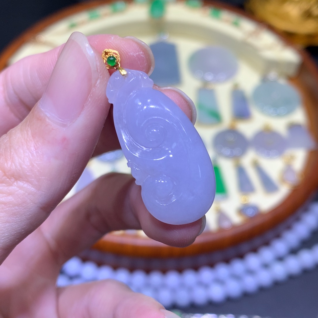 翡翠吊坠(不含链)18K金镶嵌