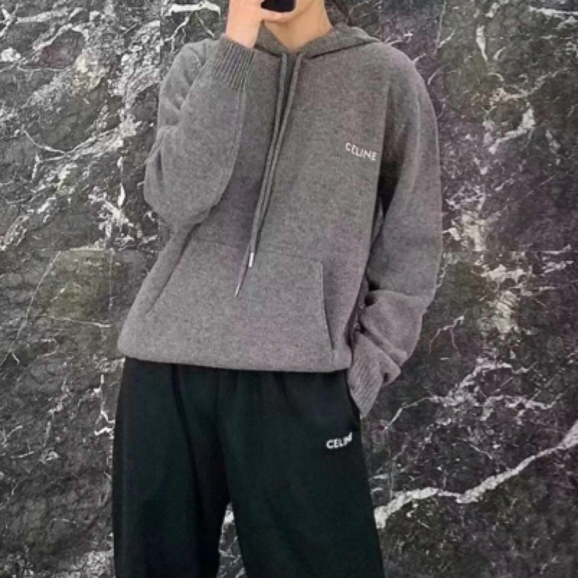 99新 Celine/思琳 001006 刺绣字母连帽长袖卫衣灰色 L码