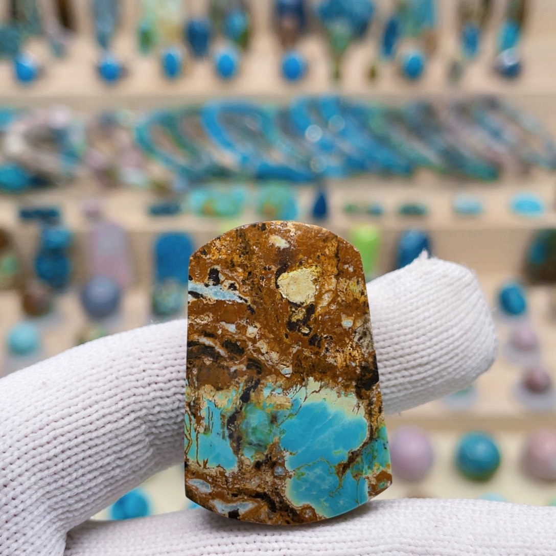 绿松石未镶嵌珠宝奇石