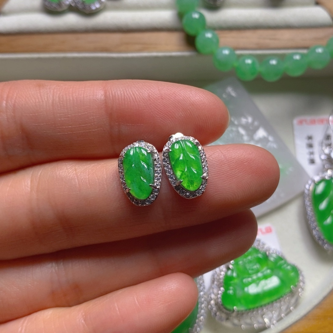 翡翠颈饰银S925镶嵌树叶耳钉