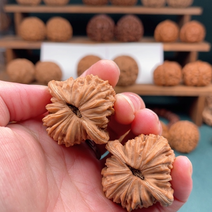 文玩核桃把件39/40平谷四座楼